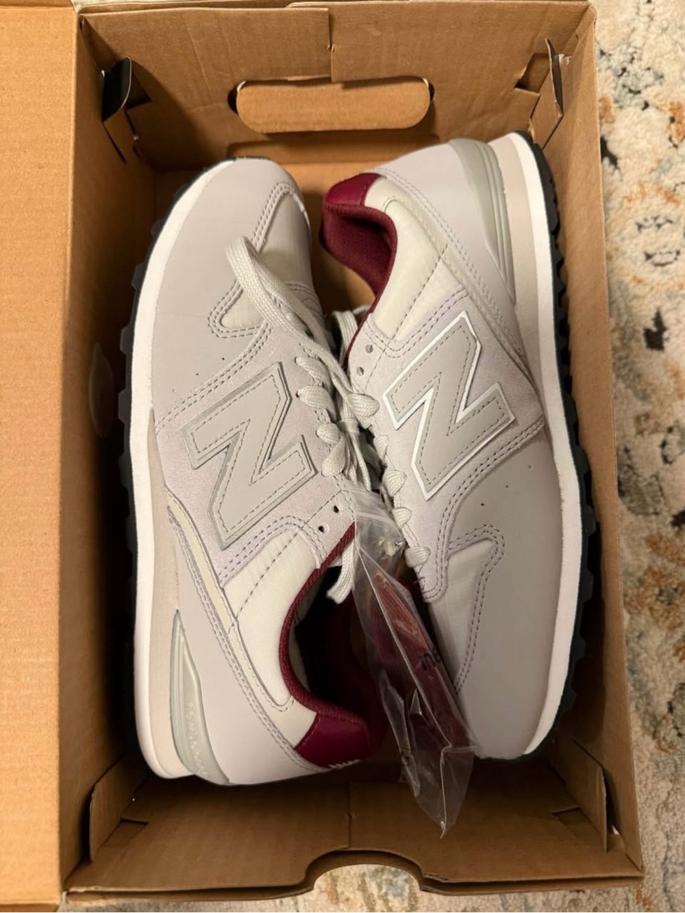 Figs Women's Sneakers in Light Gray with Burgundy Collar